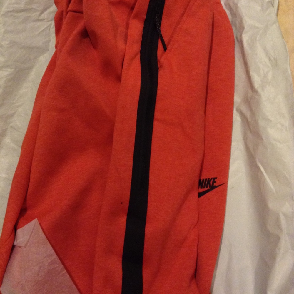 Nike ‼️‼️SOLD‼️‼️ - Picture 5 of 6